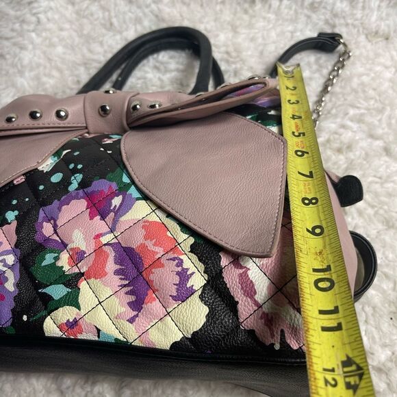 Betsey Johnson multi color quilted Shoulder bag large mauve bow & studs accent - Picture 5 of 15